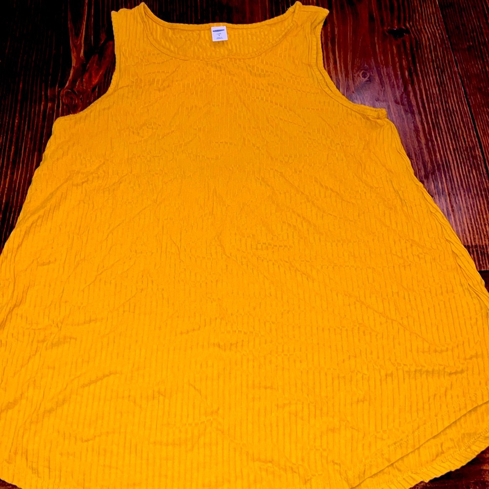 Sleeveless lux top
